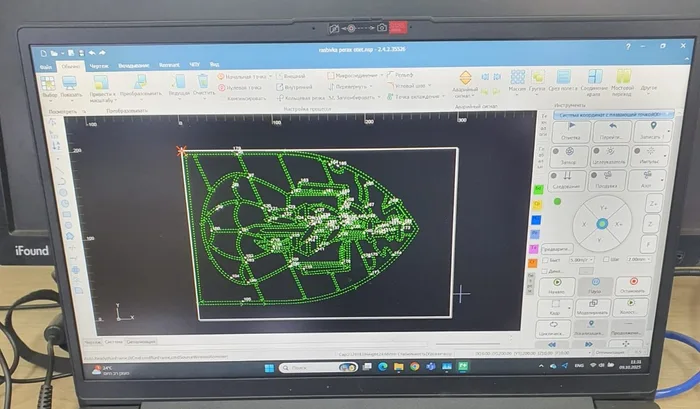FL6060 - חיתוך מתכת בלייזר פייבר